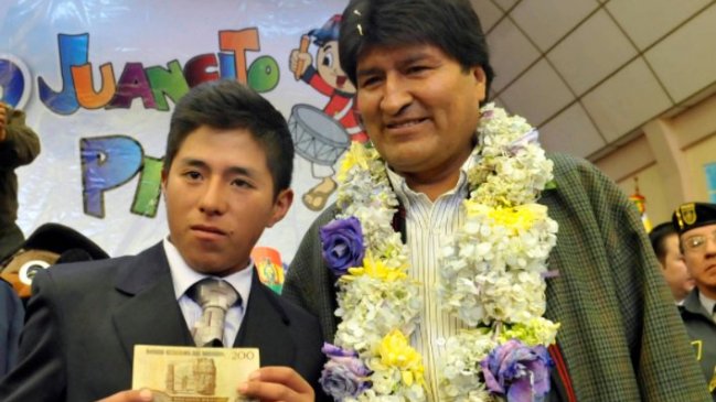 Más de dos millones de escolares bolivianos recibirán subsidio anual estatal