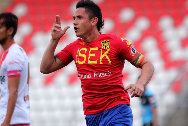 Unión Española superó a Curicó Unido y también sigue de líder