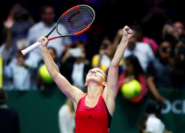 Halep debutó con un triunfo ante Garcia en las Finales WTA