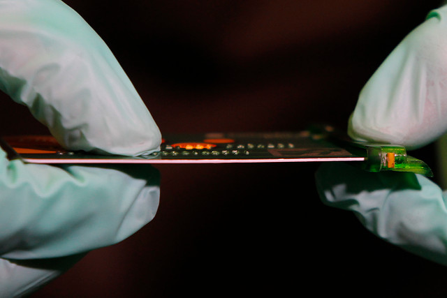 Carabineros detuvo a dos personas por clonación de tarjetas bancarias en Santiago