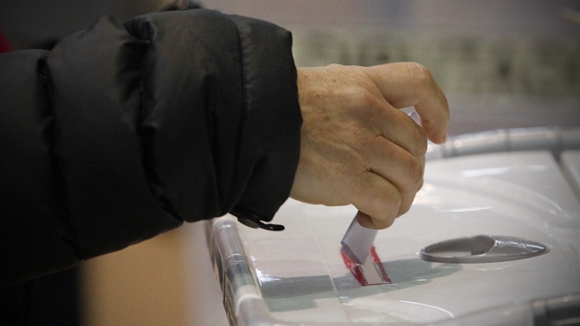 Ex parlamentarios y debutantes compiten para renovar a senadores de Aysén