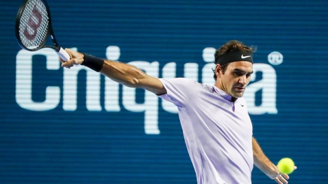 Roger Federer avasalló a Frances Tiafoe en su debut en el ATP de Basilea