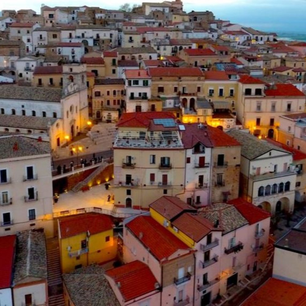 Ciudad italiana paga hasta 1,4 millones de pesos a personas que se vayan a vivir allá