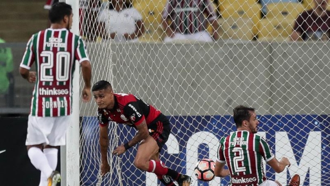 Flamengo venció a Fluminense y se acercó a semifinales de la Copa Sudamericana