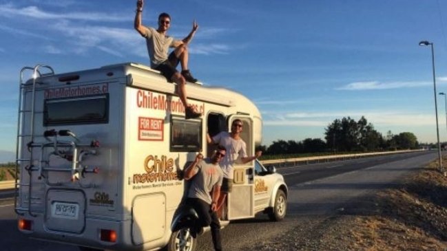Ex chicos realities se fueron a recorrer el sur en una motorhome