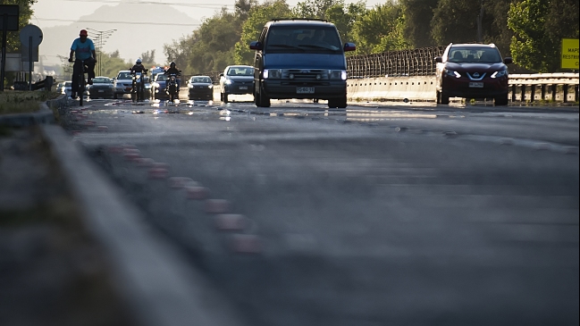 Se espera que 388 mil vehículos dejen la capital este fin de semana largo