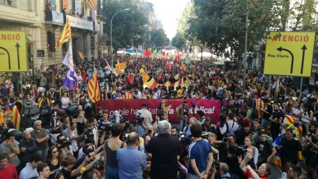 Estudiantes protestan en las calles a favor de la independencia de Cataluña