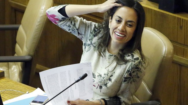 Vicepresidenta de RN reveló detalles de su romance partidario