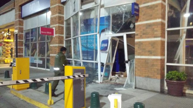 Robo frustrado con explosión de cajero destruyó sucursal bancaria en Talcahuano