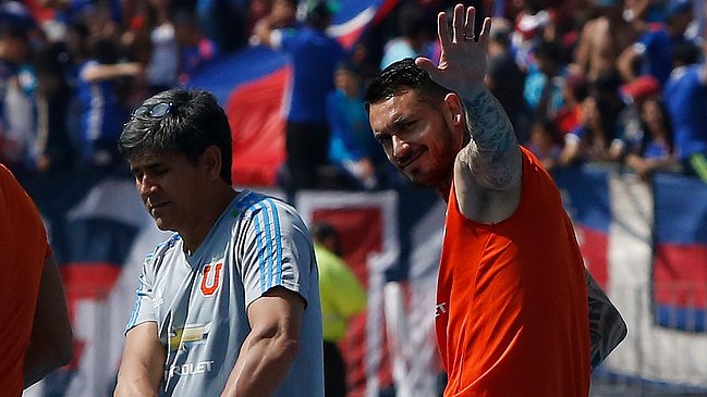 Mauricio Pinilla cede la presión a la UC: Ellos son favoritos en el clásico