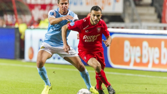 Cristián Cuevas estuvo presente en derrota de Twente ante Excelsior en Holanda