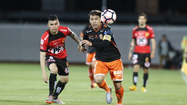 Rangers derrotó a Cobreloa en un intenso partido disputado en Talca