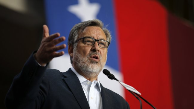 Alejandro Guillier prometió eliminar el CAE en su eventual Gobierno