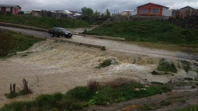 Puerto Natales: Intensas lluvias provocan corte de agua y suspensión de clases