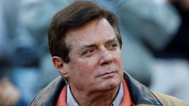 Ex jefe de campaña de Trump se entregó al FBI por el caso de la trama rusa