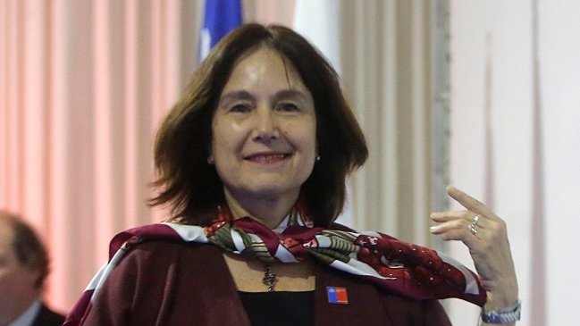 Ministra de Salud respondió a críticas por postular a bono de incentivo al retiro