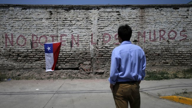 Suspenden momentáneamente la demolición del muro en La Legua