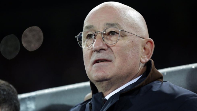 Federación de Serbia despidió a su selecionador por negarse a renovar el equipo