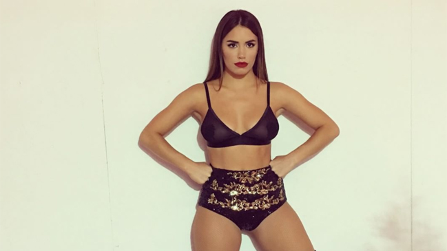 Lali Espósito protagoniza beso lésbico en uno de sus shows