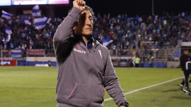 Salas y los cantos de hinchas en su contra: No me afectan, la gente tiene derecho a expresarse