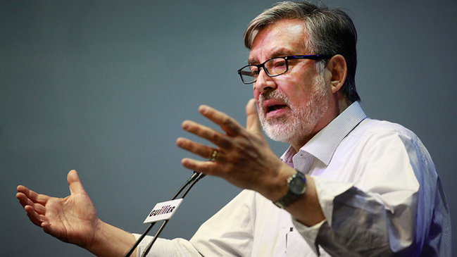 Un ministro que sea profesor y otras propuestas de Guillier en educación