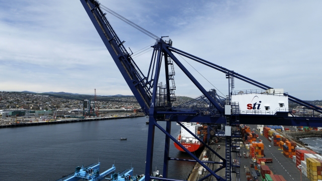 Trabajadores portuarios realizan paro nacional por pensiones de gracia