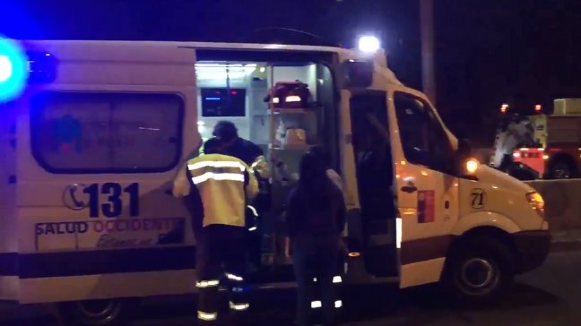 Vehículo volcó y se incendió en la Autopista Central