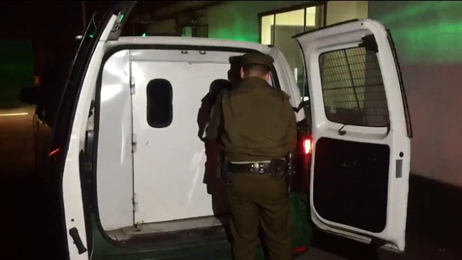 Detienen a tres hombres y un menor de edad tras robo a camión en Ñuñoa