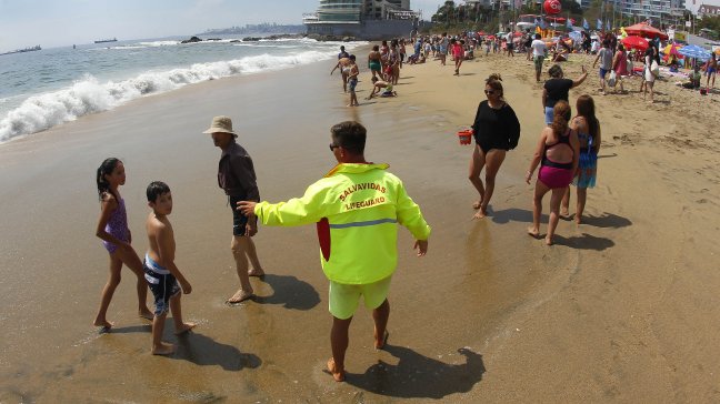Armada adelantó temporada de playas en seis balnearios de la zona central