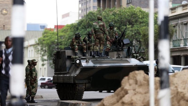 La capital de Zimbabue amaneció en aparente calma pese a tensión en el país
