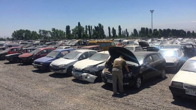 Carabineros recuperó 140 vehículos con encargo por robo desde aparcadero en Quilicura