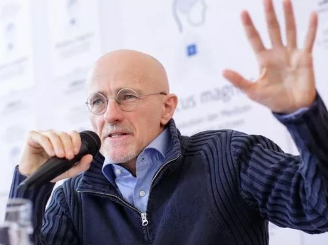 Científico afirmó que primer trasplante de cabeza se realizará en 2018