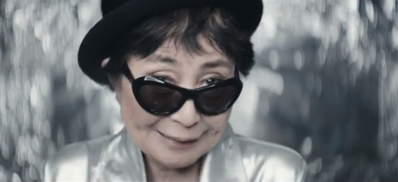 Yoko Ono le ganó juicio a bar alemán 