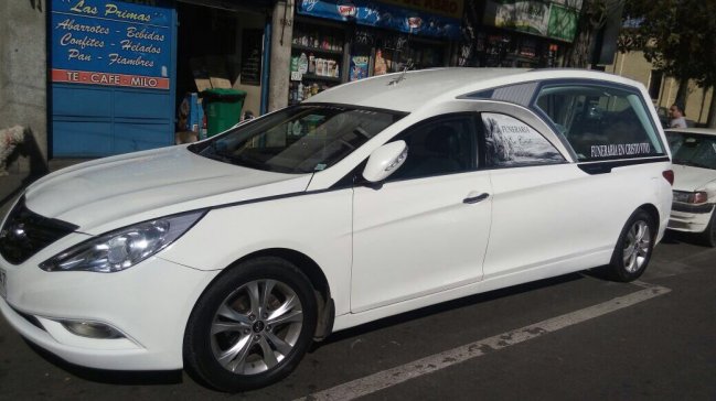 Delincuentes robaron carroza fúnebre desde funeraria en Quinta Normal