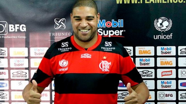 Adriano insistió en su posible retorno al fútbol y se ofreció gratis a Flamengo