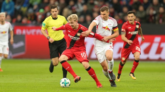 Charles Aránguiz y Bayer Leverkusen igualaron en friccionado duelo con RB Leipzig