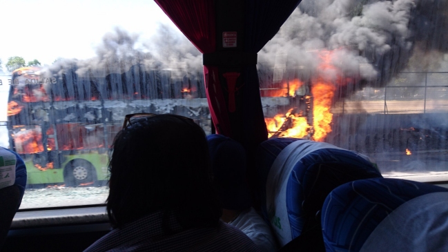 Incendio de un bus causó congestión en la Ruta 68