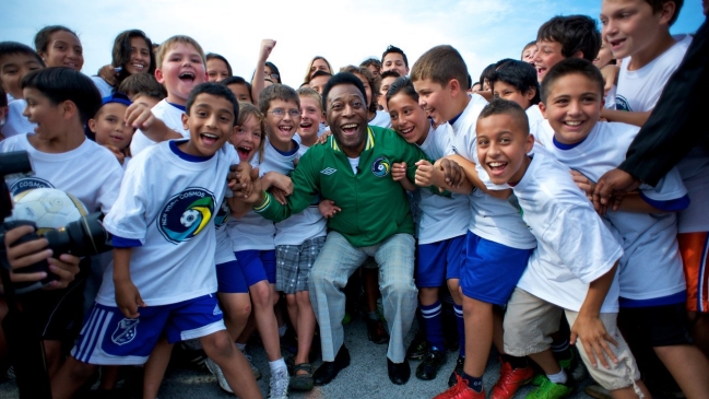Pelé festejó un nuevo aniversario del gol número 1.000 en su carrera