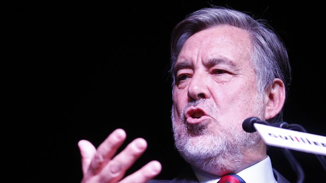 Democracia Cristiana oficializó apoyo a Guillier para segunda vuelta presidencial