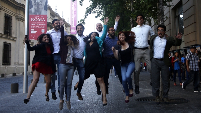 Revolución Democrática hará plebiscito online para definir apoyo en segunda vuelta