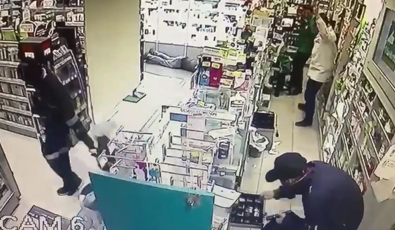Carabineros detuvo a dos personas tras asalto a farmacia en Ñuñoa