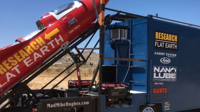 Hombre iniciará vuelo para demostrar que la Tierra es plana