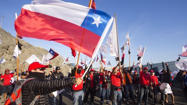 Trabajadores de Minera Escondida evalúan nuevo paro