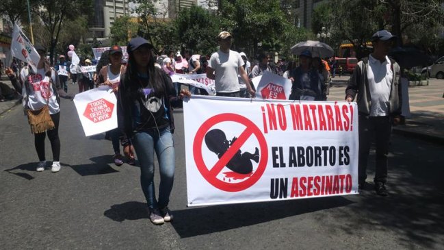 Evangélicos y católicos marcharon contra ampliación del aborto en Bolivia