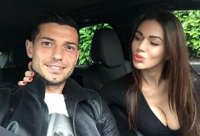 Modelo criticó a los futbolistas como amantes y le pidieron el divorcio