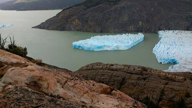 Torres del Paine: Detectan gran desprendimiento en Glaciar Grey