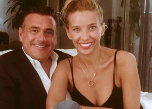 Claudia Schmitd recibió anillo y propuesta formal de matrimonio