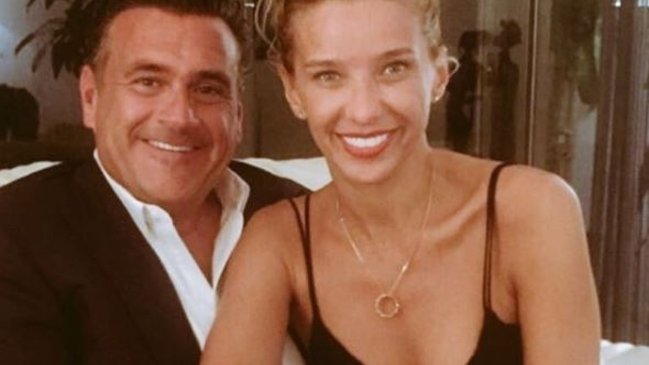 Claudia Schmitd recibió anillo y propuesta formal de matrimonio