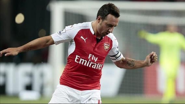 Santi Cazorla vuelve a pasar por el quirófano y retrasa su regreso a la canchas