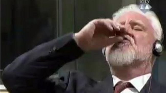 Criminal de guerra murió tras beber veneno ante la Corte de la antigua Yugoslavia